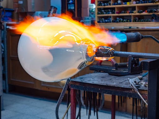 How Halogenated Flame Retardants Improve Fire Resistance in Plastic Products